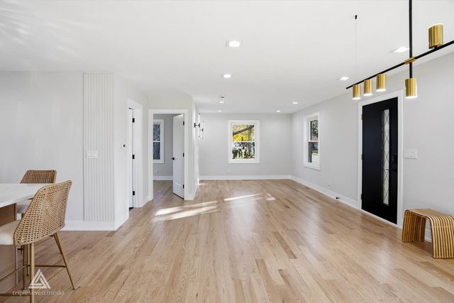 500 N Fairview Avenue, Mount Prospect, IL 60056