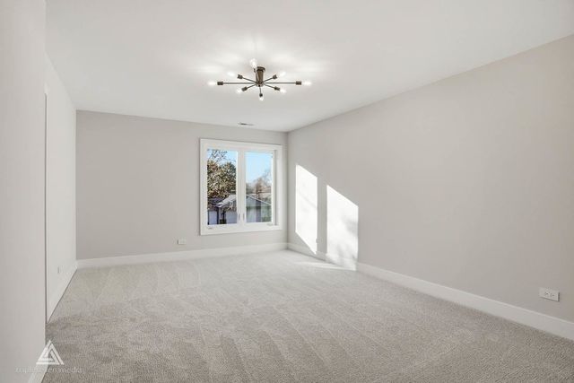 500 N Fairview Avenue, Mount Prospect, IL 60056