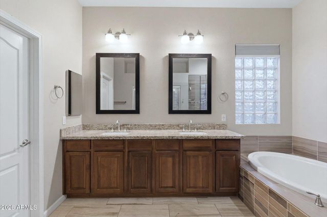5571 E Via Montoya Drive, Phoenix, AZ 85054