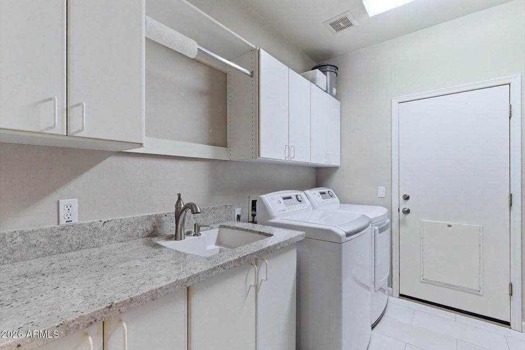 Image 32 of property listing at 5571 E Via Montoya Drive, Phoenix, AZ 85054
