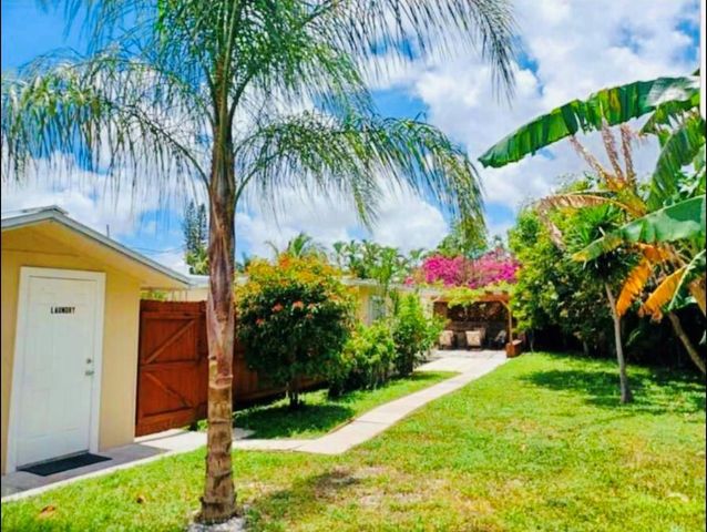 279 Hach Lane, West Palm Beach, FL 33415