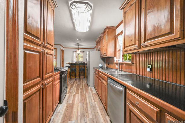 22325 Sutter Ln, Zachary, LA 70791