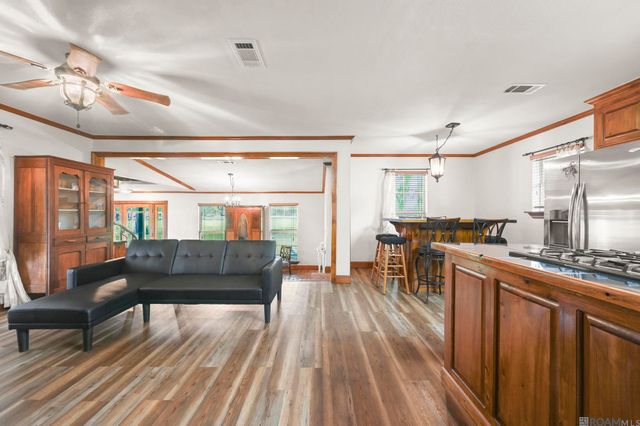 22325 Sutter Ln, Zachary, LA 70791