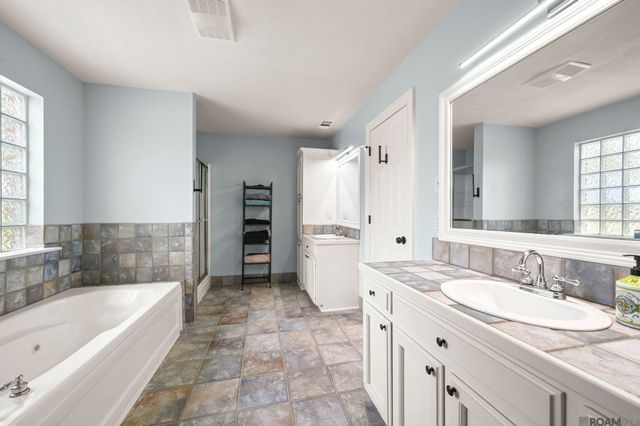 22325 Sutter Ln, Zachary, LA 70791