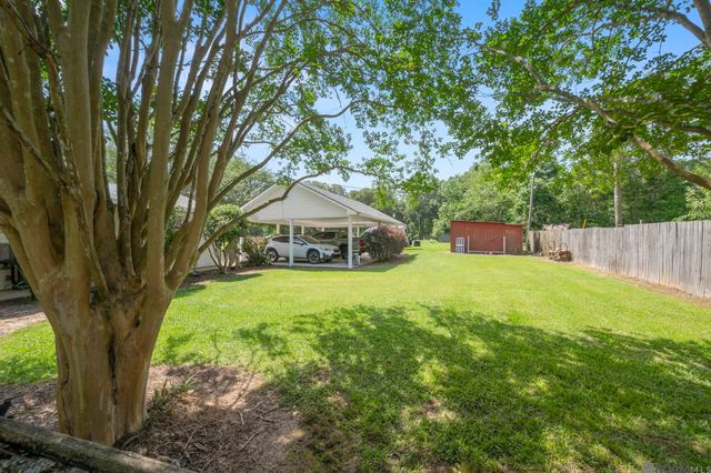 22325 Sutter Ln, Zachary, LA 70791