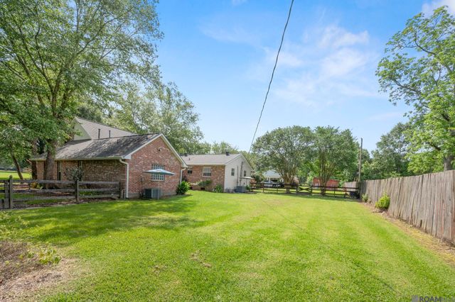 22325 Sutter Ln, Zachary, LA 70791