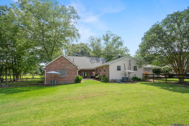22325 Sutter Ln, Zachary, LA 70791