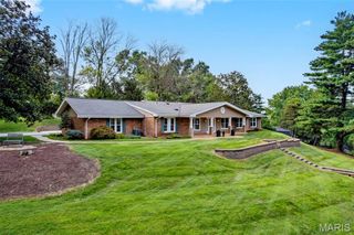3 Greenbank Drive, Chesterfield, MO 63005