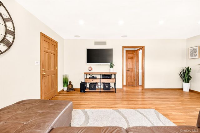 19950 21st Avenue 1158, Whitestone, NY 11357