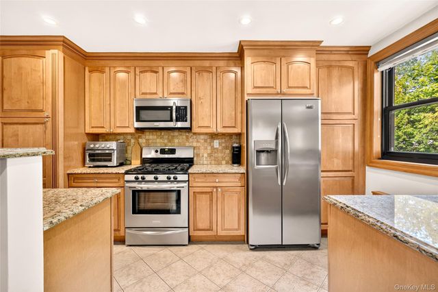 19950 21st Avenue 1158, Whitestone, NY 11357