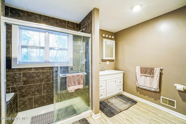 27 Lena Court, Berkeley, NJ 08721