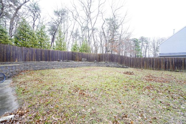 27 Lena Court, Berkeley, NJ 08721