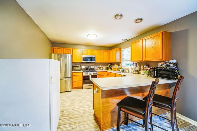 27 Lena Court, Berkeley, NJ 08721