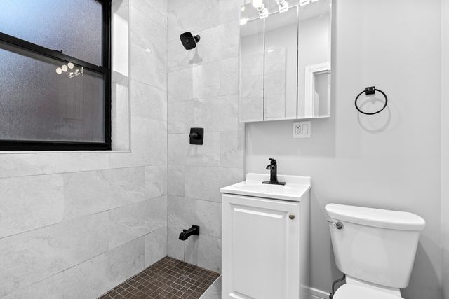 6111 N Winthrop Avenue 3, Chicago, IL 60660