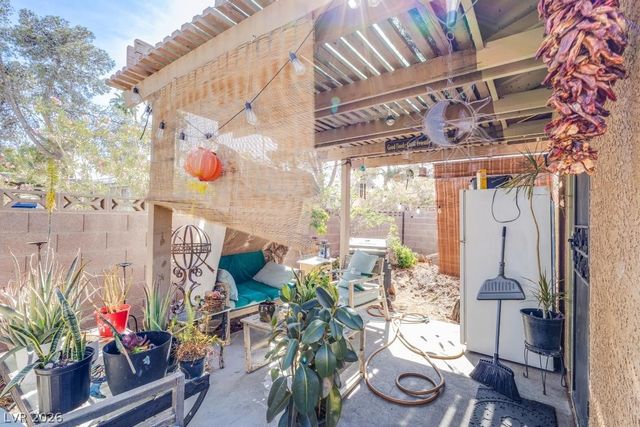 6533 Pinon Pine Way, Las Vegas, NV 89108