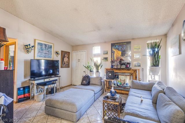 6533 Pinon Pine Way, Las Vegas, NV 89108