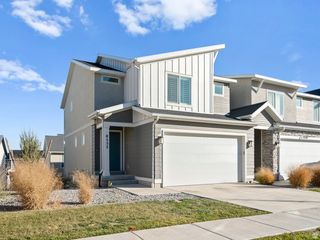 8552 W BOWIE DR, Magna, UT 84044