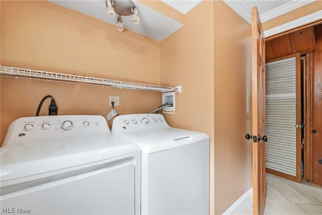 3192 Roselawn Drive, Niles, OH 44446