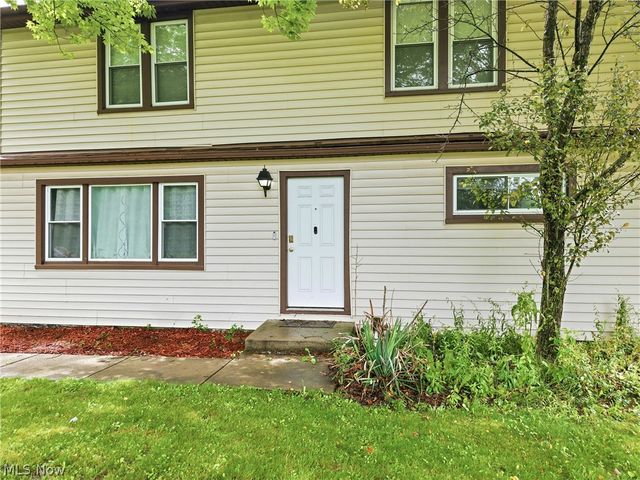 3192 Roselawn Drive, Niles, OH 44446