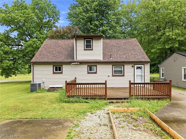 3192 Roselawn Drive, Niles, OH 44446