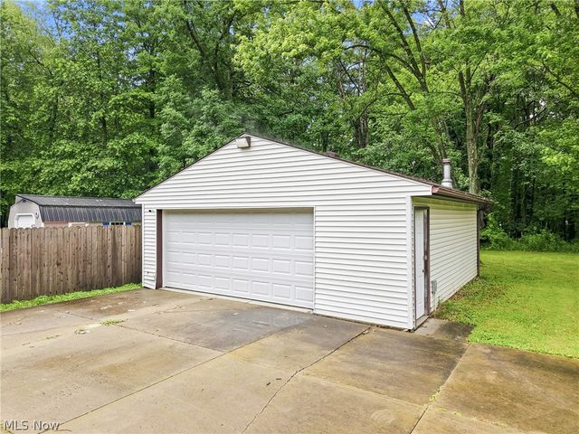 3192 Roselawn Drive, Niles, OH 44446