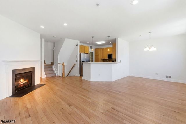 131 Brittany Ct, Clifton City, NJ 07013