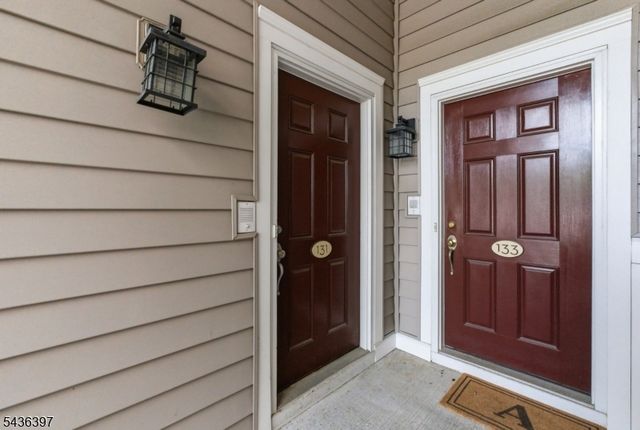 131 Brittany Ct, Clifton City, NJ 07013