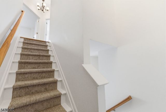 131 Brittany Ct, Clifton City, NJ 07013