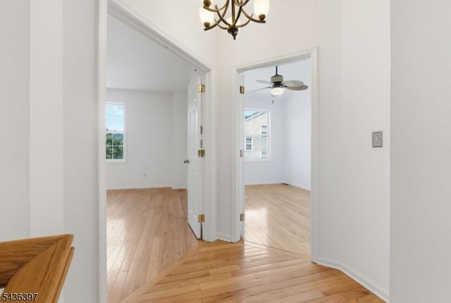 131 Brittany Ct, Clifton City, NJ 07013