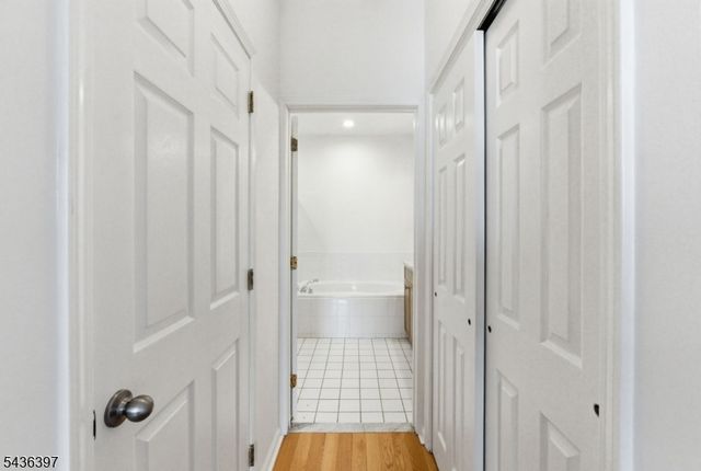 131 Brittany Ct, Clifton City, NJ 07013