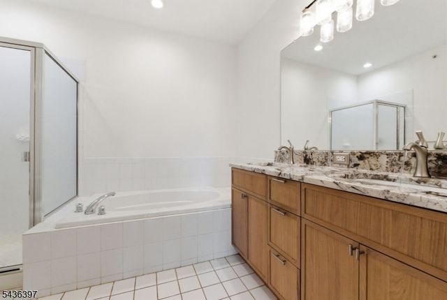 131 Brittany Ct, Clifton City, NJ 07013