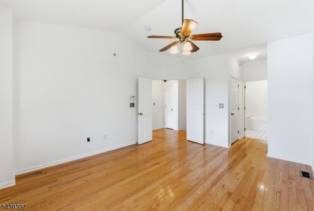 131 Brittany Ct, Clifton City, NJ 07013