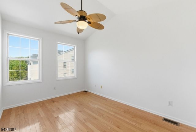 131 Brittany Ct, Clifton City, NJ 07013