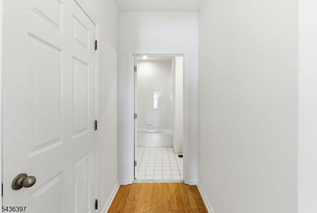 131 Brittany Ct, Clifton City, NJ 07013