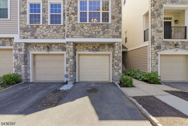 131 Brittany Ct, Clifton City, NJ 07013