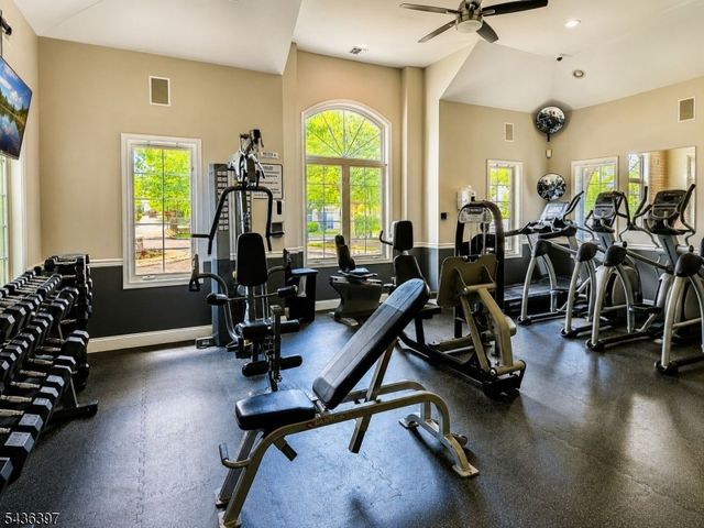 131 Brittany Ct, Clifton City, NJ 07013
