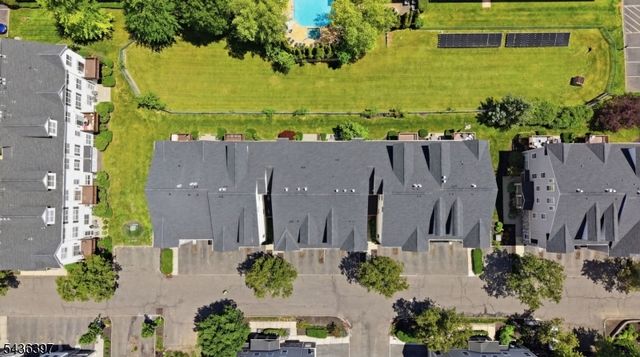 131 Brittany Ct, Clifton City, NJ 07013