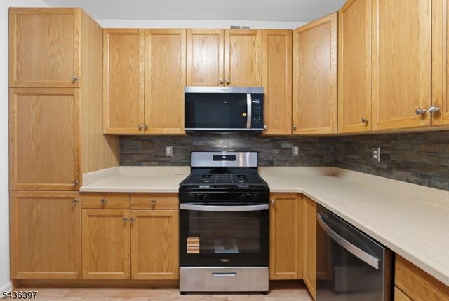 131 Brittany Ct, Clifton City, NJ 07013