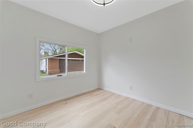 13517 Pembroke Avenue, Detroit, MI 48235