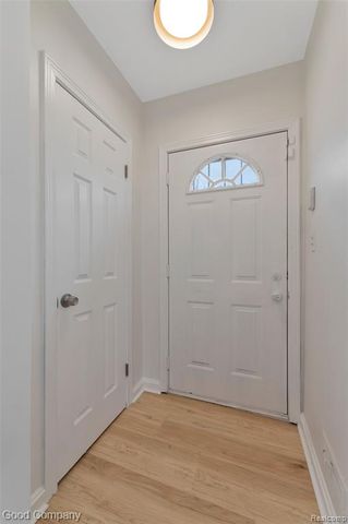 13517 Pembroke Avenue, Detroit, MI 48235