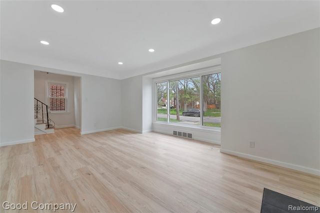 13517 Pembroke Avenue, Detroit, MI 48235