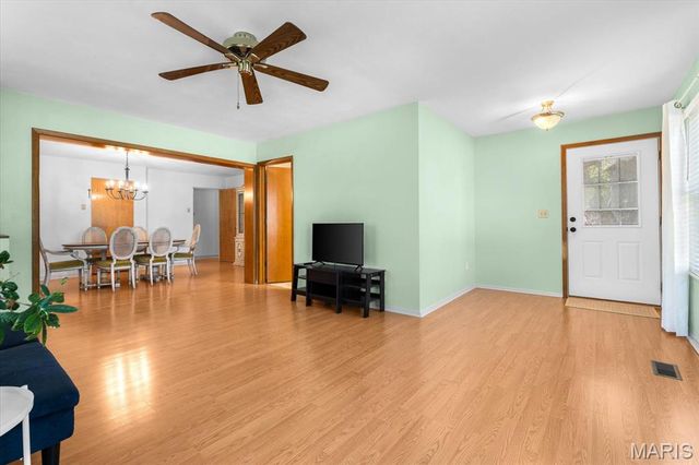 9 Columbus Drive, Belleville, IL 62226