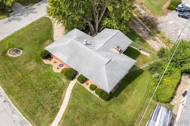 9 Columbus Drive, Belleville, IL 62226
