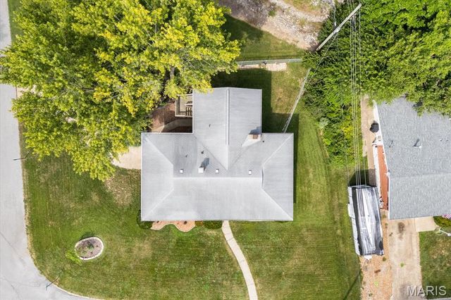 9 Columbus Drive, Belleville, IL 62226