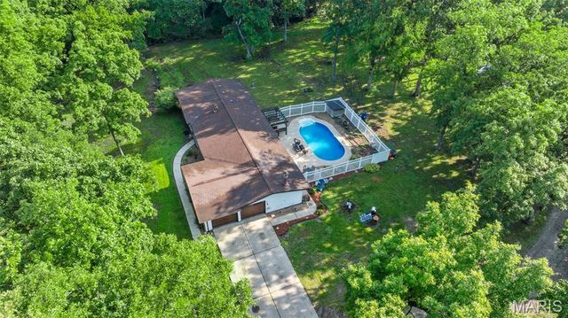 2850 S Highway W, Winfield, MO 63389