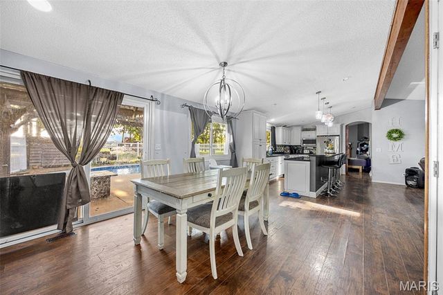 2850 S Highway W, Winfield, MO 63389