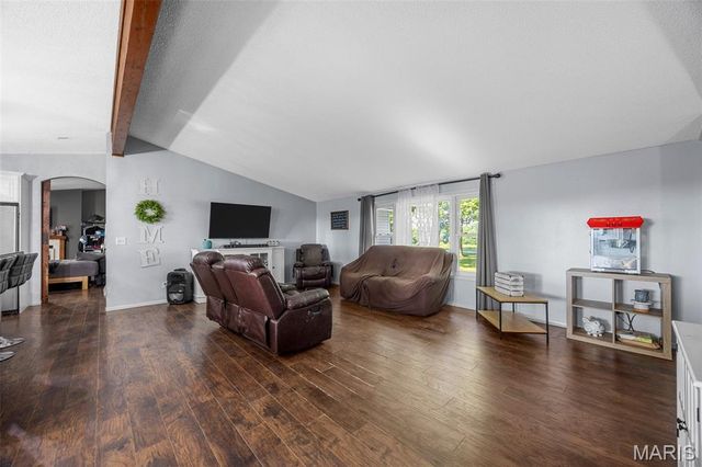 2850 S Highway W, Winfield, MO 63389