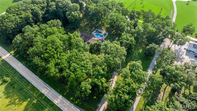 2850 S Highway W, Winfield, MO 63389