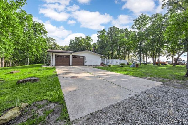 2850 S Highway W, Winfield, MO 63389