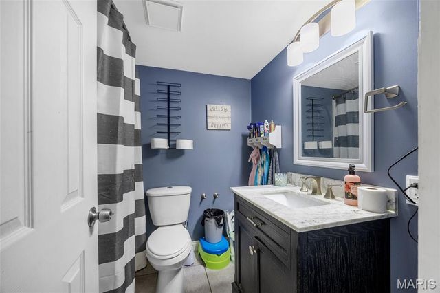 2850 S Highway W, Winfield, MO 63389